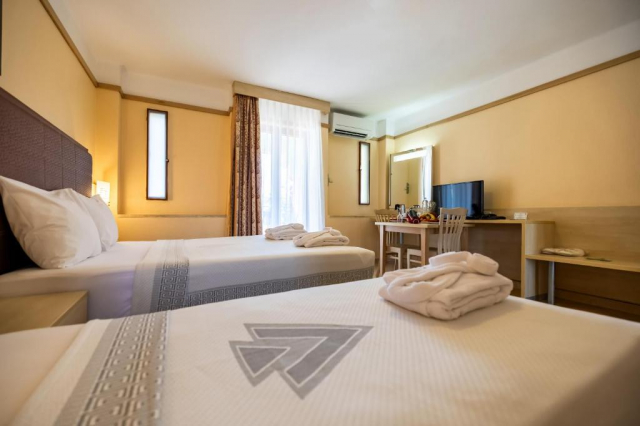 30.05 avion Bucuresti, Turcia - Antalya Side, VONRESORT Golden Beach & Aqua - Kids Concept 930 EURO, 7 nopti, Ultra all inclusive