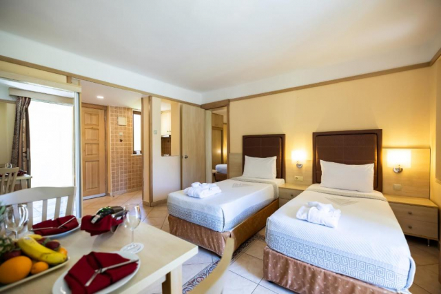 30.05 avion Bucuresti, Turcia - Antalya Side, VONRESORT Golden Beach & Aqua - Kids Concept 930 EURO, 7 nopti, Ultra all inclusive