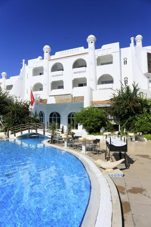 13.06 avion Bucuresti, Tunisia - Regiunea Hammamet Hammamet, Hammamet Garden 636 EURO, 7 nopti, All inclusive