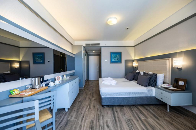 23.05 avion Bucuresti, Turcia - Antalya Side, VONRESORT Golden Coast & Aqua - Kids Concept 841 EURO, 7 nopti, Ultra all inclusive
