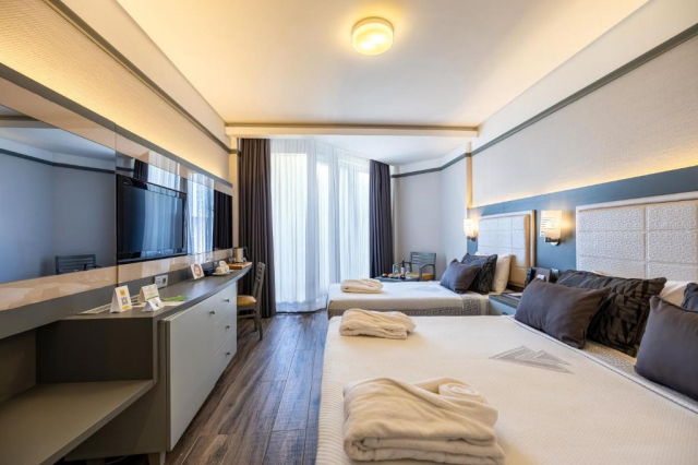 23.05 avion Bucuresti, Turcia - Antalya Side, VONRESORT Golden Coast & Aqua - Kids Concept 841 EURO, 7 nopti, Ultra all inclusive