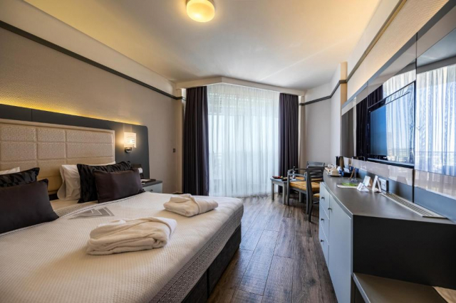 23.05 avion Bucuresti, Turcia - Antalya Side, VONRESORT Golden Coast & Aqua - Kids Concept 841 EURO, 7 nopti, Ultra all inclusive