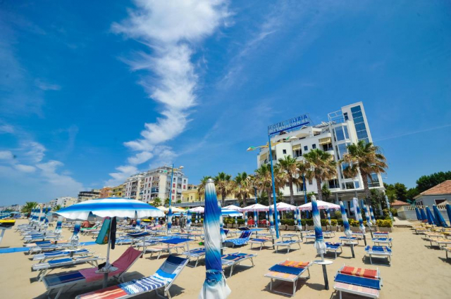 17.06 avion Bucuresti, Albania - Litoral Albania Durres, Hotel Iliria Internacional 626 EURO, 7 nopti, Mic dejun inclus