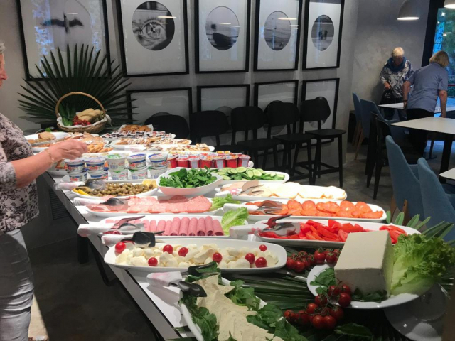 17.06 avion Cluj Napoca, Albania - Litoral Albania Vlora, Hotel Bologna 489 EURO, 7 nopti, Mic dejun inclus
