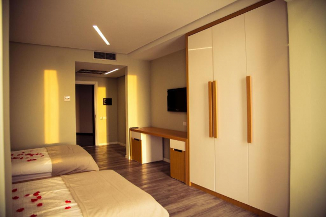 17.06 avion Cluj Napoca, Albania - Litoral Albania Vlora, Hotel Bologna 489 EURO, 7 nopti, Mic dejun inclus