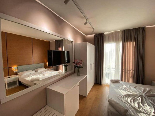 17.06 avion Cluj Napoca, Albania - Litoral Albania Durres, Hotel Edart 645 EURO, 7 nopti, Demipensiune inclusa
