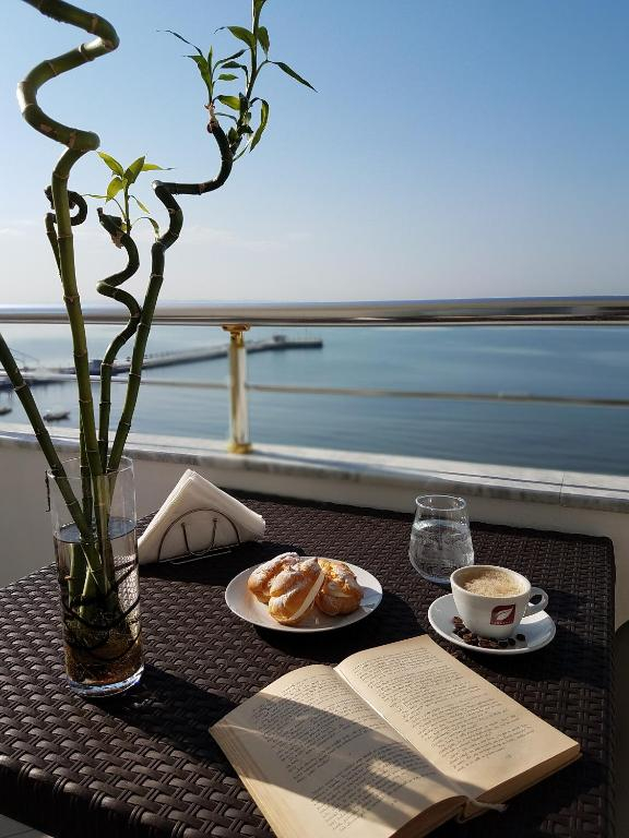 17.06 avion Cluj Napoca, Albania - Litoral Albania Durres, Hotel Edart 645 EURO, 7 nopti, Demipensiune inclusa
