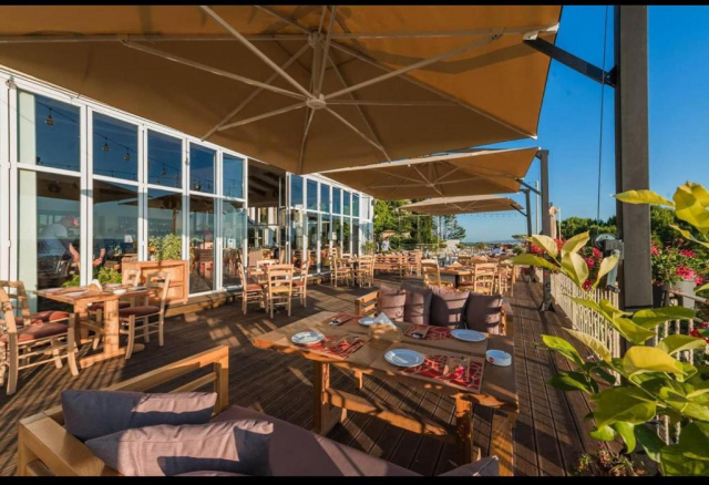 24.06 avion Cluj Napoca, Albania - Litoral Albania Golem, Hotel Vila Arber 479 EURO, 7 nopti, Mic dejun inclus