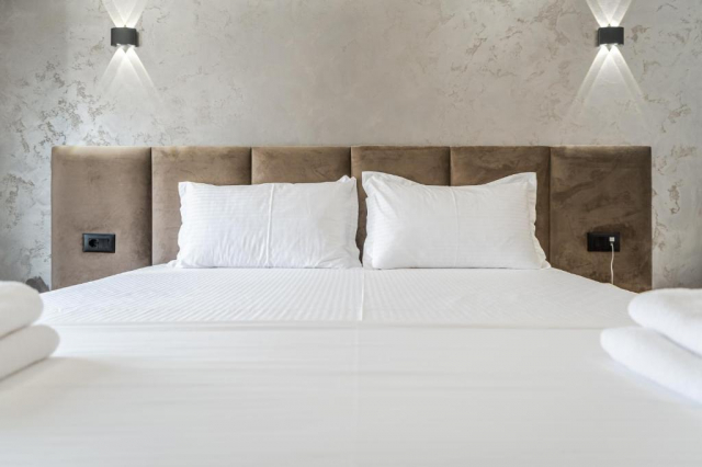 24.06 avion Cluj Napoca, Albania - Litoral Albania Durres, Hotel Relax Inn Durres 596 EURO, 7 nopti, Mic dejun inclus