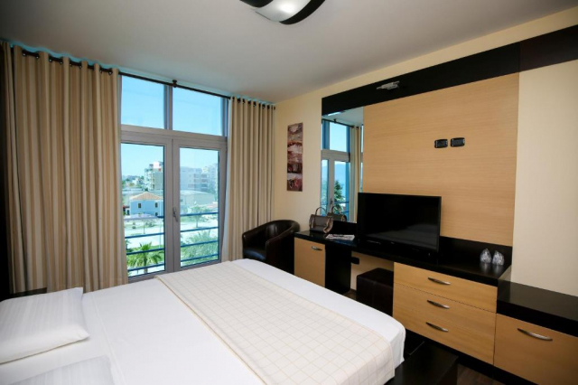 24.06 avion Cluj Napoca, Albania - Litoral Albania Vlora, Hotel Vlora International 538 EURO, 7 nopti, Mic dejun inclus