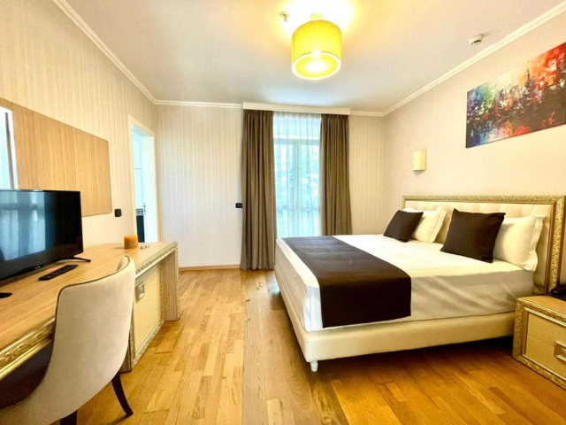 24.06 avion Cluj Napoca, Albania - Litoral Albania Durres, Hotel AMH Durres 538 EURO, 7 nopti, Mic dejun inclus