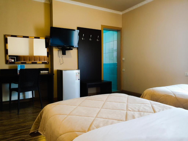 01.07 avion Cluj Napoca, Albania - Litoral Albania Durres, Hotel Nais Beach 498 EURO, 7 nopti, Mic dejun inclus