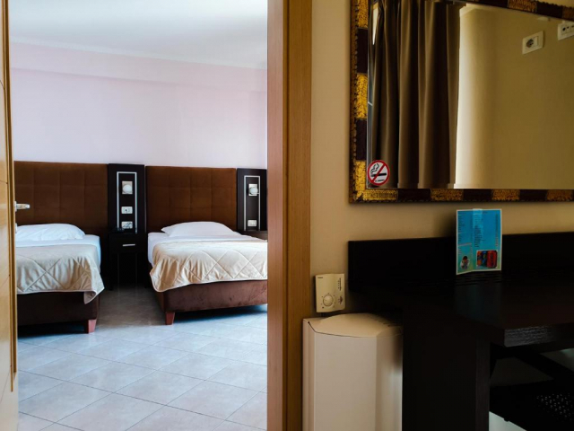 01.07 avion Cluj Napoca, Albania - Litoral Albania Durres, Hotel Nais Beach 498 EURO, 7 nopti, Mic dejun inclus
