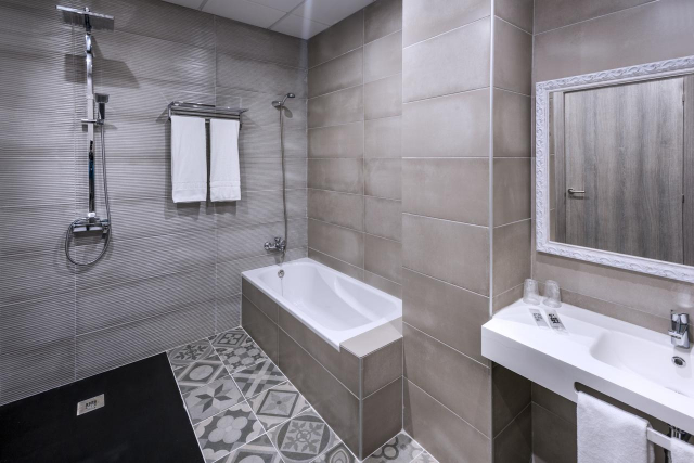 19.06 avion Bucuresti, Spania - Costa Brava - Barcelona Calella, Hotel Oasis Park Splash 871 EURO, 7 nopti, Fara masa