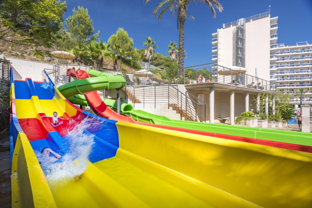 19.06 avion Bucuresti, Spania - Costa Brava - Barcelona Calella, Hotel Oasis Park Splash 871 EURO, 7 nopti, Fara masa