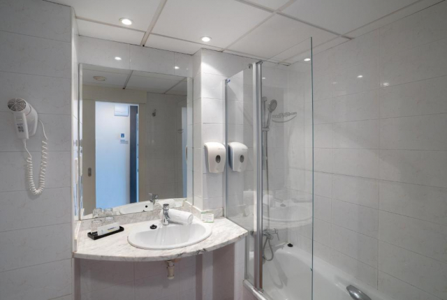 03.07 avion Bucuresti, Spania - Costa Brava - Barcelona Calella, Medplaya Hotel Santa Monica 890 EURO, 7 nopti, Demipensiune inclusa