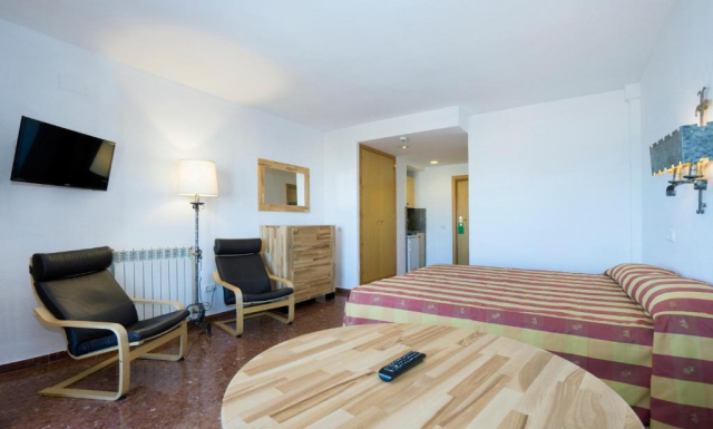 03.07 avion Bucuresti, Spania - Costa del Sol - Malaga Torremolinos, Hotel Apartamentos Bajondillo 939 EURO, 7 nopti, Fara masa