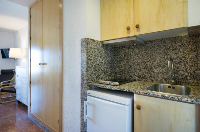 03.07 avion Bucuresti, Spania - Costa del Sol - Malaga Torremolinos, Hotel Apartamentos Bajondillo 939 EURO, 7 nopti, Fara masa