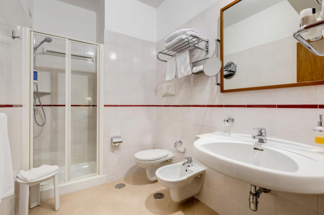 12.06 avion Bucuresti, Italia - Coasta Amalfitana Sorrento, Best Western Hotel La Solara 1145 EURO, 7 nopti, Fara masa