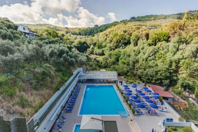 12.06 avion Bucuresti, Italia - Coasta Amalfitana Sorrento, Best Western Hotel La Solara 1145 EURO, 7 nopti, Fara masa