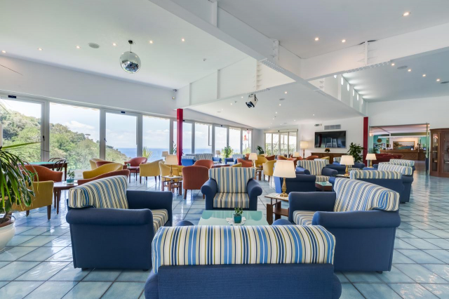 12.06 avion Bucuresti, Italia - Coasta Amalfitana Sorrento, Best Western Hotel La Solara 1145 EURO, 7 nopti, Fara masa