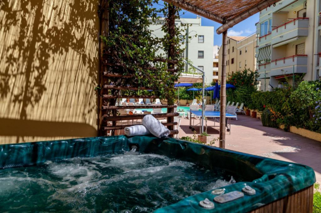08.06 avion Bucuresti, Italia - Sardinia Alghero, Rina Hotel 783 EURO, 7 nopti, Mic dejun inclus
