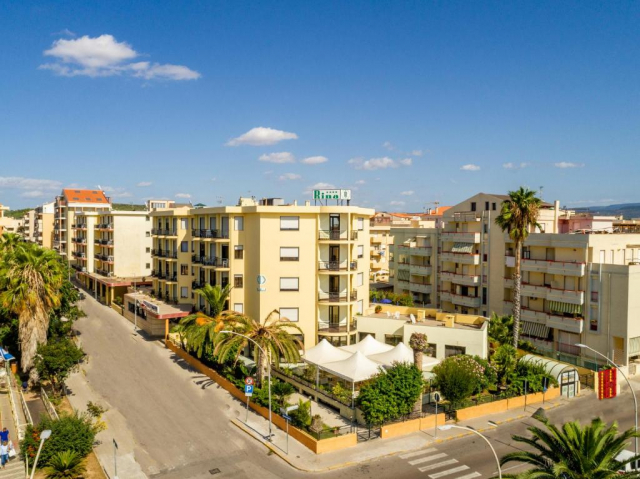 08.06 avion Bucuresti, Italia - Sardinia Alghero, Rina Hotel 783 EURO, 7 nopti, Mic dejun inclus