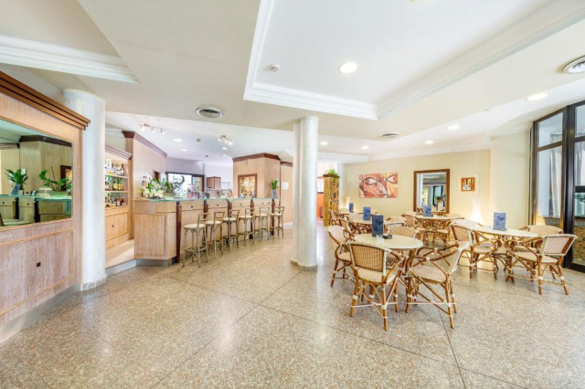 08.06 avion Bucuresti, Italia - Sardinia Alghero, Rina Hotel 783 EURO, 7 nopti, Mic dejun inclus