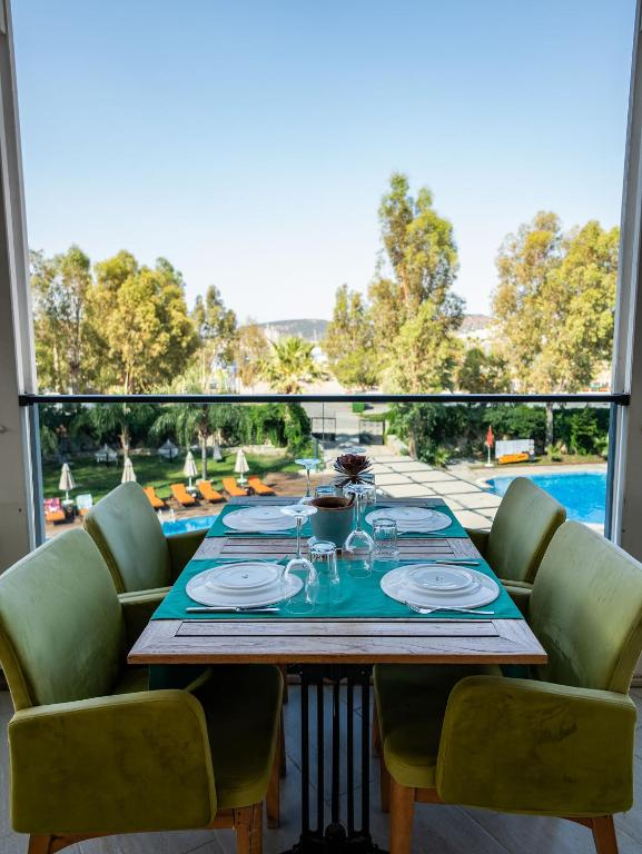 06.06 avion Bucuresti, Turcia - Regiunea Marea Egee Bodrum, Bodrum Beach Resort 518 EURO, 7 nopti, Mic dejun inclus