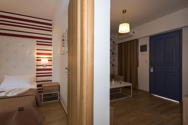 11.06 avion Bucuresti, Grecia - Creta - Heraklion Malia, Solimar Ruby 812 EURO, 7 nopti, All inclusive