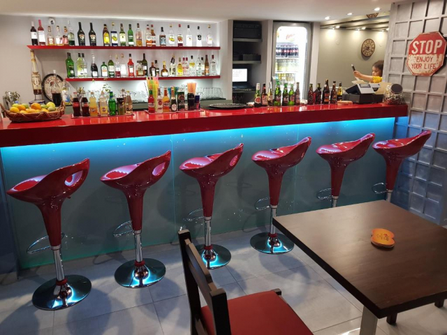 11.06 avion Bucuresti, Grecia - Creta - Heraklion Stalida, Amazones Villas Apartments 469 EURO, 7 nopti, Fara masa