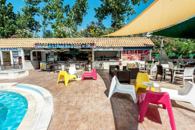 30.06 avion Bucuresti, Grecia - Corfu Kavos, Koulouris Beach Hotel 587 EURO, 7 nopti, Fara masa