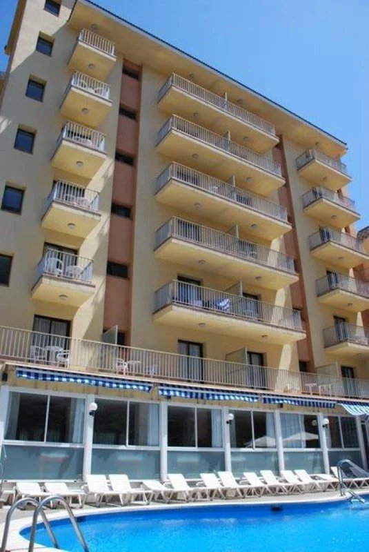 714 EUR - Last Minute zbor din Cluj Spania - Costa Brava Stella Maris (Blanes)