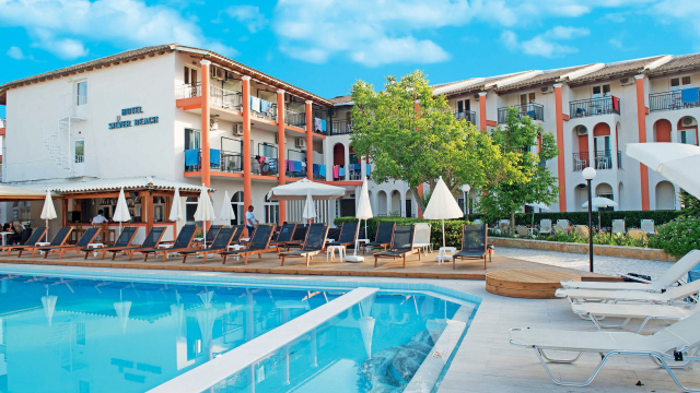 04.08 avion Bucuresti, Grecia - Corfu Roda, Silver Beach (Adults Only) 694 EURO, 7 nopti, Demipensiune inclusa