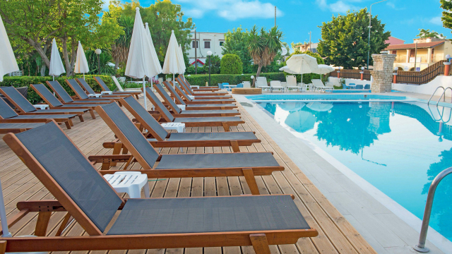 04.08 avion Bucuresti, Grecia - Corfu Roda, Silver Beach (Adults Only) 694 EURO, 7 nopti, Demipensiune inclusa
