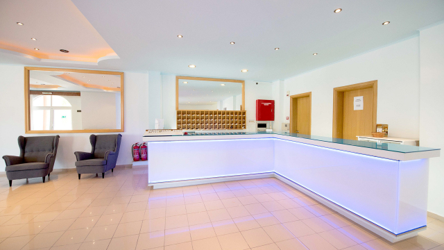 04.08 avion Bucuresti, Grecia - Corfu Roda, Silver Beach (Adults Only) 694 EURO, 7 nopti, Demipensiune inclusa