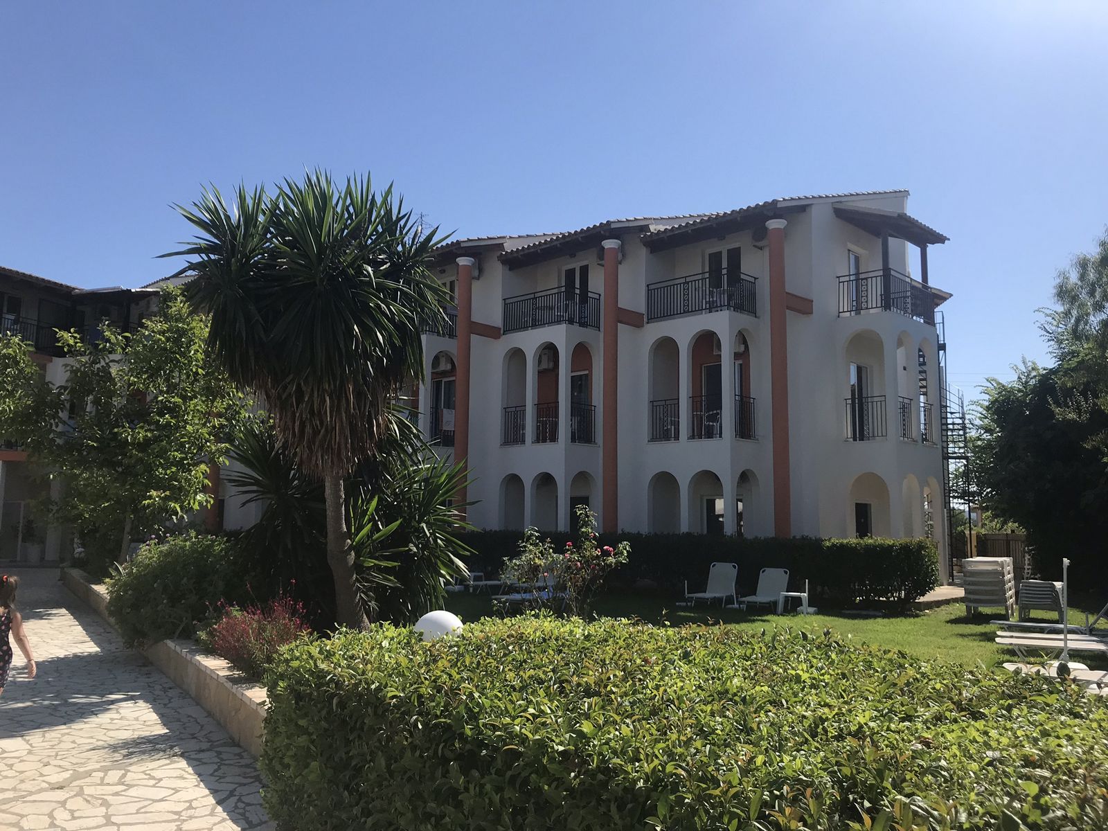 04.08 avion Bucuresti, Grecia - Corfu Roda, Silver Beach (Adults Only) 694 EURO, 7 nopti, Demipensiune inclusa
