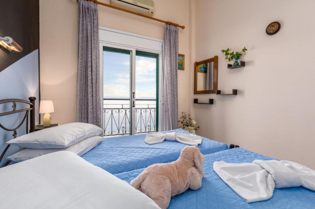04.08 avion Bucuresti, Grecia - Corfu Benitses, Riviera Seaside Hotel 753 EURO, 7 nopti, Mic dejun inclus