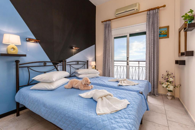 04.08 avion Bucuresti, Grecia - Corfu Benitses, Riviera Seaside Hotel 753 EURO, 7 nopti, Mic dejun inclus