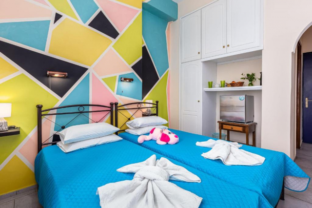 04.08 avion Bucuresti, Grecia - Corfu Benitses, Riviera Seaside Hotel 753 EURO, 7 nopti, Mic dejun inclus