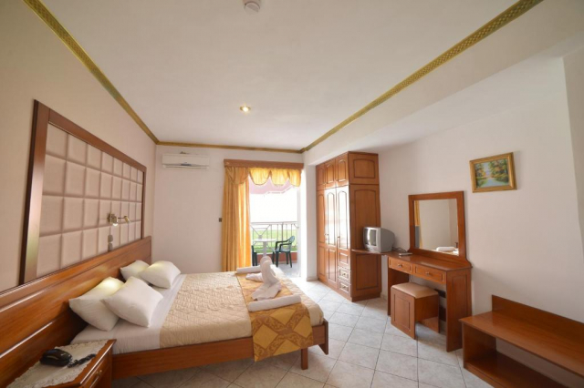 04.08 avion Bucuresti, Grecia - Corfu Sidari, Angelina Hotel & Apartments 783 EURO, 7 nopti, Mic dejun inclus