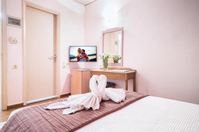 06.08 avion Bucuresti, Grecia - Creta - Heraklion Rethymnon, Hotel Brascos 616 EURO, 7 nopti, Mic dejun inclus