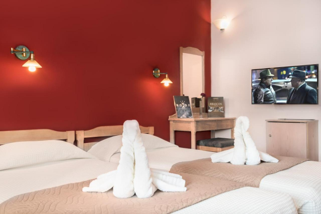 06.08 avion Bucuresti, Grecia - Creta - Heraklion Rethymnon, Hotel Brascos 616 EURO, 7 nopti, Mic dejun inclus