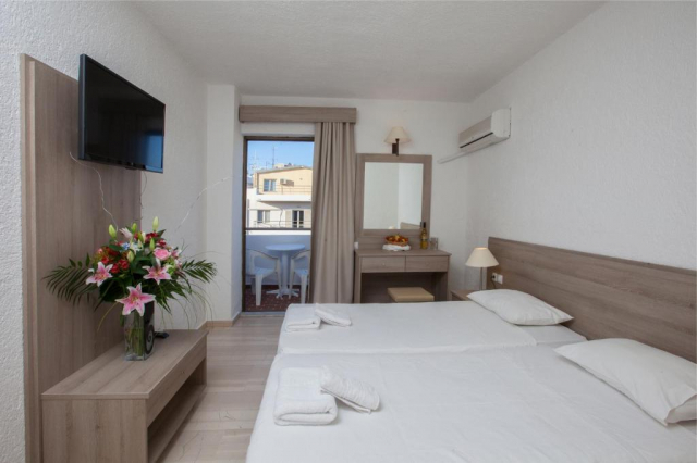 06.08 avion Bucuresti, Grecia - Creta - Heraklion Agios Nikolaos, Apollon Agios Nikolaos (adults only) 675 EURO, 7 nopti, Mic dejun inclus