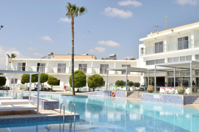 08.06 avion Cluj Napoca, Cipru - Zona Larnaca Ayia Napa, Hotel Fedrania Gardens 498 EURO, 7 nopti, Fara masa