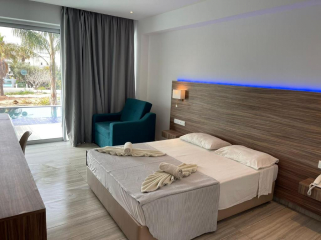 08.06 avion Cluj Napoca, Cipru - Zona Larnaca Ayia Napa, Hotel Fedrania Gardens 498 EURO, 7 nopti, Fara masa