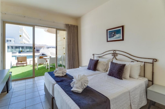 08.06 avion Cluj Napoca, Cipru - Zona Larnaca Ayia Napa, Hotel Piere Anne Beach 577 EURO, 7 nopti, Demipensiune inclusa