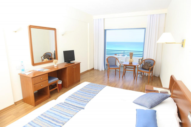 08.06 avion Cluj Napoca, Cipru - Zona Larnaca Protaras, Iliada Beach Hotel 694 EURO, 7 nopti, Demipensiune inclusa