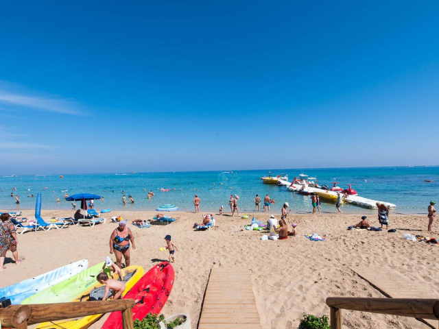 08.06 avion Cluj Napoca, Cipru - Zona Larnaca Protaras, Iliada Beach Hotel 694 EURO, 7 nopti, Demipensiune inclusa