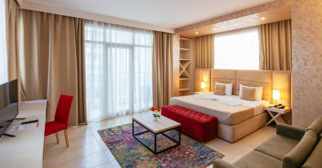 17.06 avion Bucuresti, Albania - Litoral Albania Durres, Hotel Horizont 518 EURO, 7 nopti, Mic dejun inclus